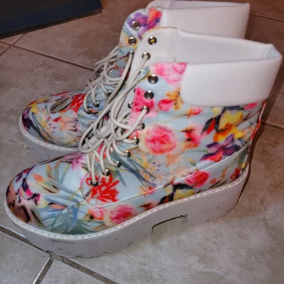 Platform Boots - Picture 1 of 1